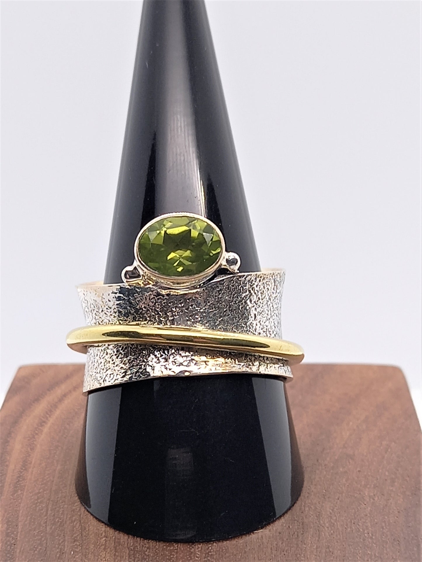 Sterling Silver Spinning Ring - Peridot