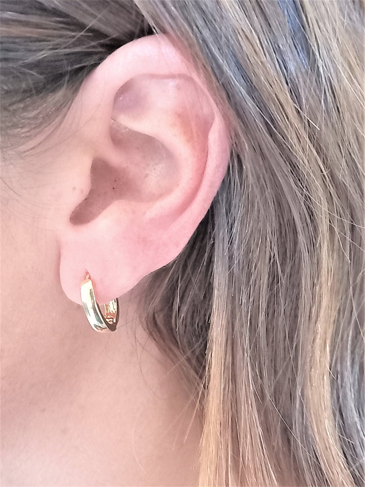 Gold filled Earrings - Oval Hoops