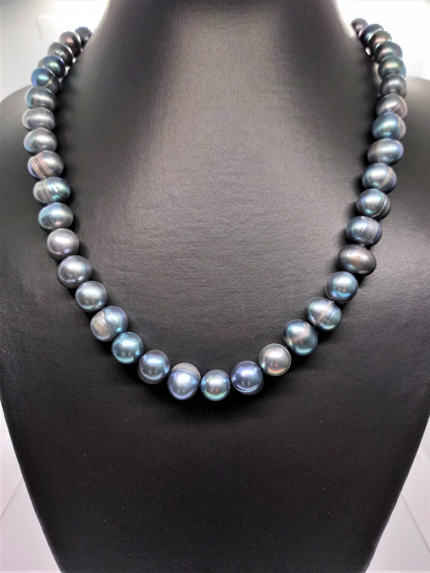 Freshwater Pearls - Blue/Green Baroque