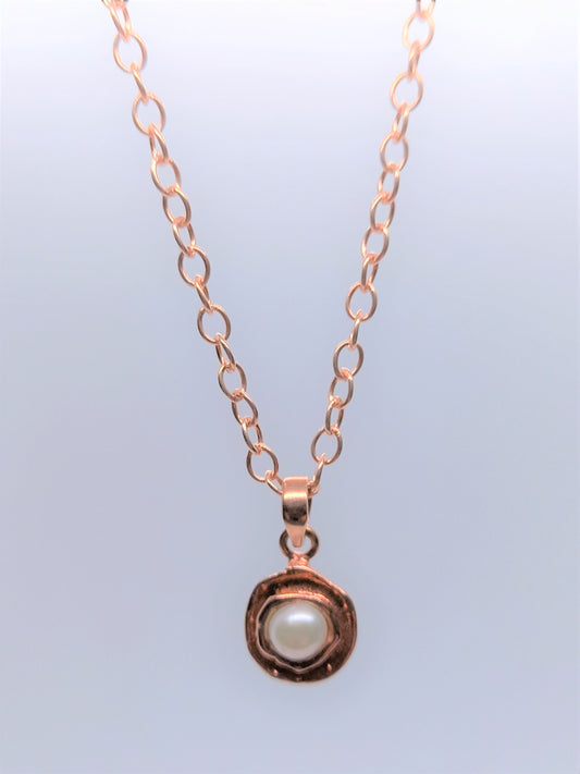 Serenity Jewellery - Rose Gold Freshwater Pearl on Rose Gold chain